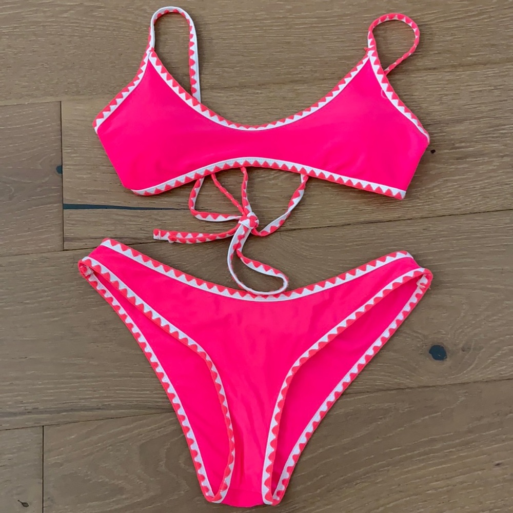 SIZE MEDIUM HOT PINK & WHITE CROCHETED SHEIN BIKINI